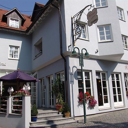 Hotel Am Schloss Neuenstein エクステリア 写真